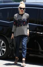 GWEN STEFANI Arrives at Acupuncture Studio in Los Angeles