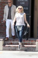 GWEN STEFANI Out and About in Los Angeles 3005