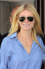 GWYNETH PALTROW Shopping at Brentwood Country Mart