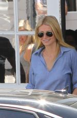 GWYNETH PALTROW Shopping at Brentwood Country Mart