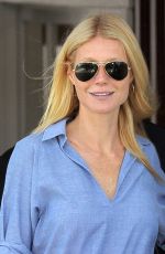 GWYNETH PALTROW Shopping at Brentwood Country Mart