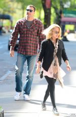 HAYDEN PANETTIERE Out for Lunch in New York