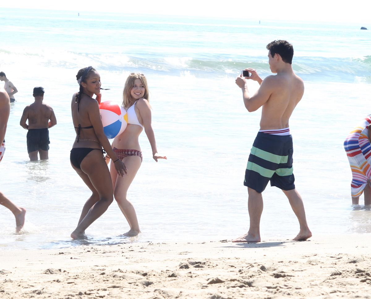 JENNETTE MCCURDY in Bikini with Friends at a Beach in Santa Monica.