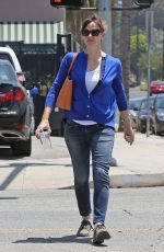 JENNIFER GARNER Out and About in Los Angeles 2705