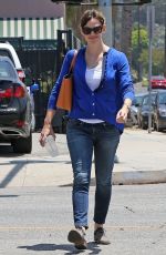 JENNIFER GARNER Out and About in Los Angeles 2705