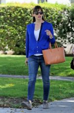 JENNIFER GARNER Out and About in Los Angeles 2705