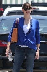 JENNIFER GARNER Out and About in Los Angeles 2705