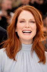 JULIANNE MOORE at Maps to the Stars Photocall at Cannes ilm Festival