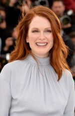 JULIANNE MOORE at Maps to the Stars Photocall at Cannes ilm Festival