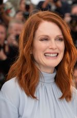 JULIANNE MOORE at Maps to the Stars Photocall at Cannes ilm Festival