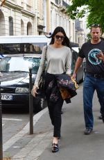KENDALL nad KYLIE JENNER Out and About in Paris