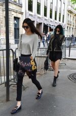 KENDALL nad KYLIE JENNER Out and About in Paris