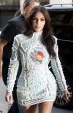 KIM KARDASHIAN Arrives at Costes Restaurant in Paris