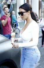 KIM KARDASHIAN Out and About in Paris