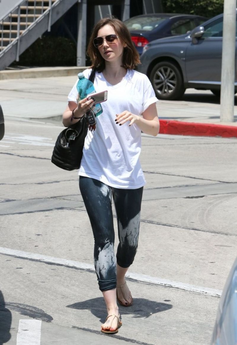 LILY COLLINS in Leggings Leaving a Gym in Hollywood – HawtCelebs