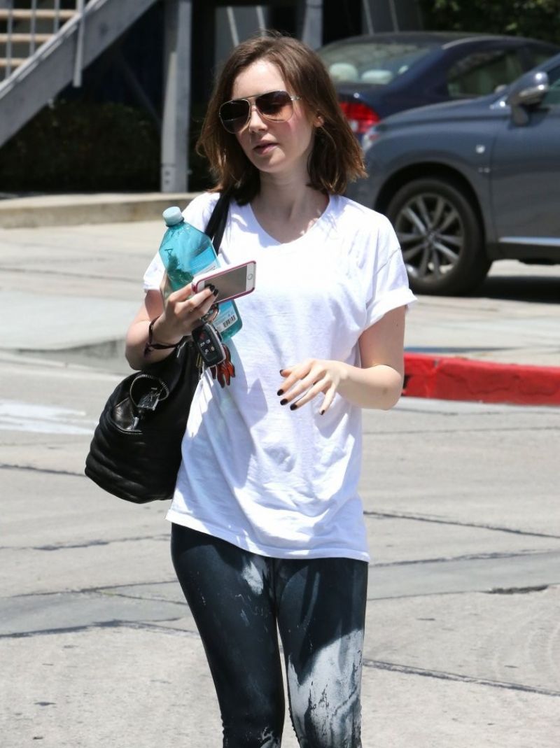 LILY COLLINS in Leggings Leaving a Gym in Hollywood – HawtCelebs