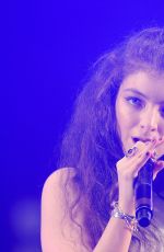 LORDE Performs at Radio 1′s Big Weekend in Glasgow