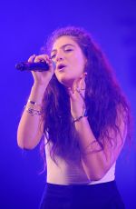 LORDE Performs at Radio 1′s Big Weekend in Glasgow