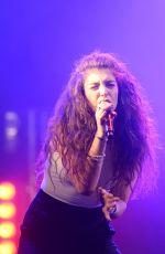 LORDE Performs at Radio 1′s Big Weekend in Glasgow