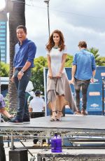 MARIA MENOUNOS on the Set of Extra in Universal City 2005