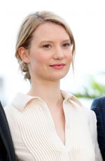 MIA WASIKOWSKA at Maps to the Stars Photocall at Canne Film Festival