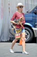 NAOMI WATTS at Brentwood Farmer