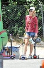 NAOMI WATTS at Brentwood Farmer