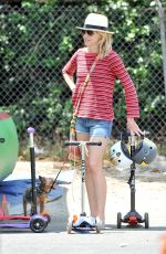 NAOMI WATTS at Brentwood Farmer