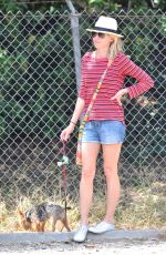 NAOMI WATTS at Brentwood Farmer