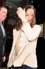 PIPPA MIDDLETON in Tight Jeans Leaves Square Restaurant in London