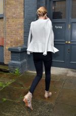 ROSIE HUNTINGTON-WHITELEY Arrives at a Studio in London