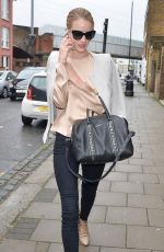 ROSIE HUNTINGTON-WHITELEY Arrives at a Studio in London