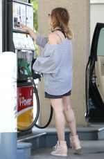 SARAH MICHELLE GELLAR at a Gas Station in Santa Monica