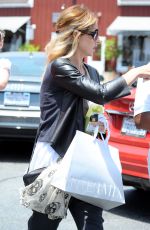 SARAH MICHELLE GELLAR Leaves Brentwood Country Mart