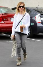 SARAH MICHELLE GELLAR Out and About in Los Angeles 2205