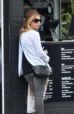 SARAH MICHELLE GELLAR Out and About in Westwood