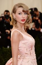 TAYLOR SWIFT at MET Gala 2014 in Ney York