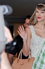 TAYLOR SWIFT at Narita International Airport in Japan
