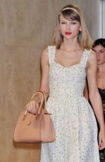 TAYLOR SWIFT at Narita International Airport in Japan