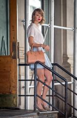 TAYLOR SWIFT Leaves Her New York