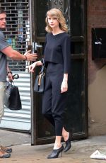 TAYLOR SWIFT Leaves Her New York