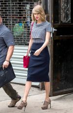 TAYLOR SWIFT Out and About in New York 0405