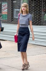 TAYLOR SWIFT Out and About in New York 0405