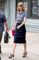 TAYLOR SWIFT Out and About in New York 0405