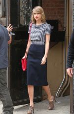 TAYLOR SWIFT Out and About in New York 0405