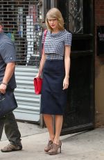 TAYLOR SWIFT Out and About in New York 0405