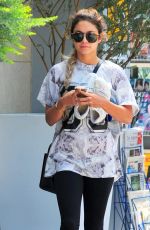 vanessa hudgens out in studio city, 05/25/14 [uhq adds]