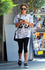 vanessa hudgens out in studio city, 05/25/14 [uhq adds]