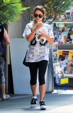 vanessa hudgens out in studio city, 05/25/14 [uhq adds]