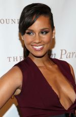 ALICI KEYS at Gordan Parks Foundation Awards Dinner and Auction in New York